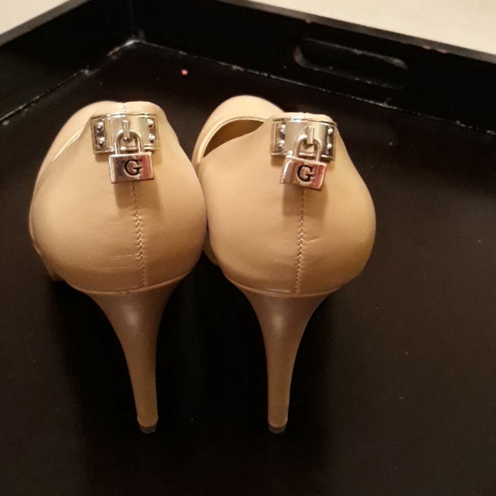 Heels - Picture 3 of 4